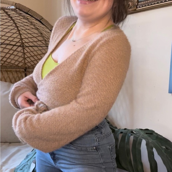 Hollister tie crop sweater! - Picture 2 of 3